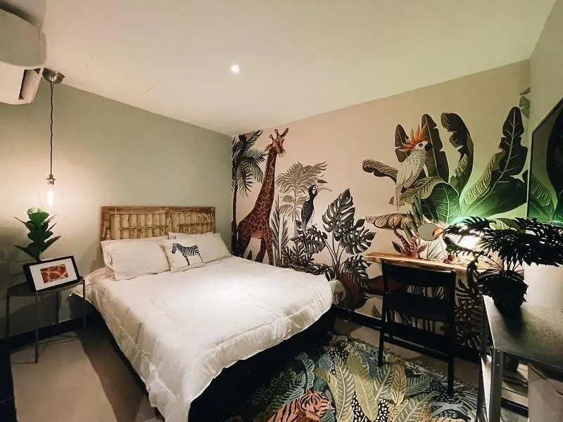 Very Hotel George Town